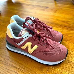 Coral women’s New Balance 574